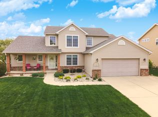 1224 N Pointe Dr, Normal, IL 61761