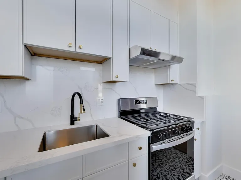 2160 Vallejo St — Photo 3
