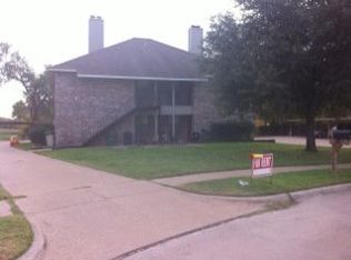 827 Cullum Ct APT B, Hurst, TX 76053