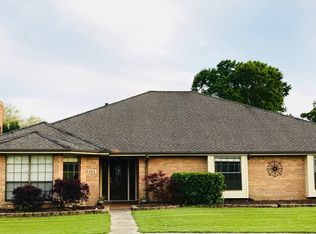 103 Victoria Dr, Belle Chasse, LA 70037