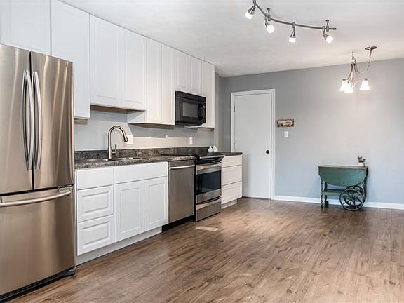 5th image of 917 Sunset Cir