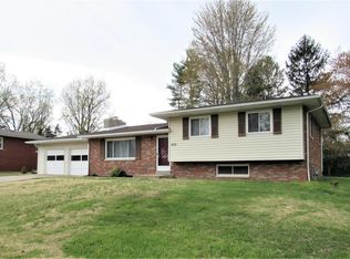 4810 Paris Dr, Godfrey, IL