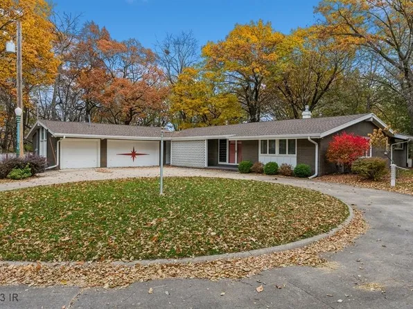 3027 38th St, Des Moines, IA 50310
