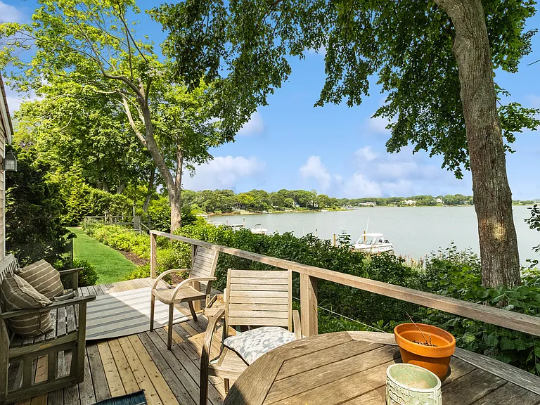 John St — Photo 17