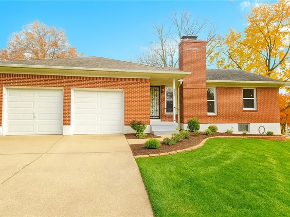 8230 W 92nd St, Overland Park, KS 66212