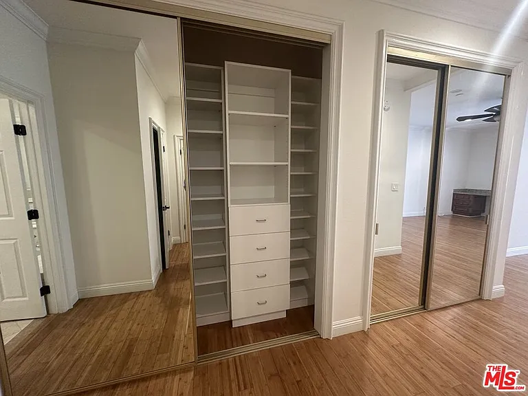 324 N Palm Dr #206 — Photo 34