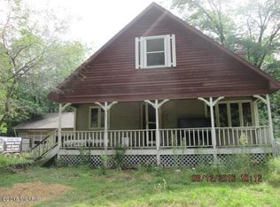 1170 Grindle Dr SE, Lowell, MI 49331