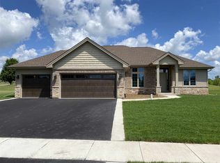 248 Club House Dr, Cherry Valley, IL 61016
