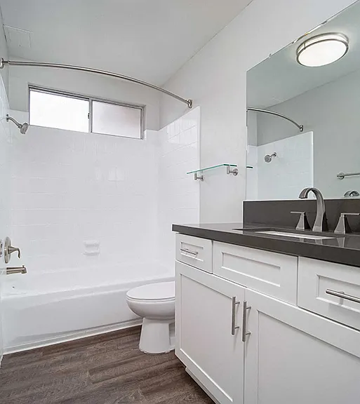 Los Robles Apartments — Photo 33