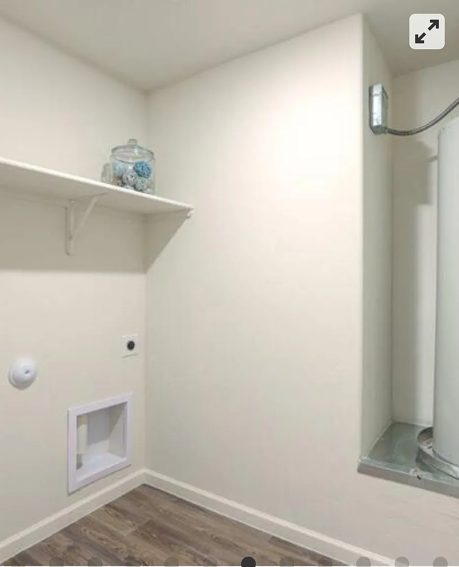 4 bed, 1915 sqft, $2,099 — Photo 3