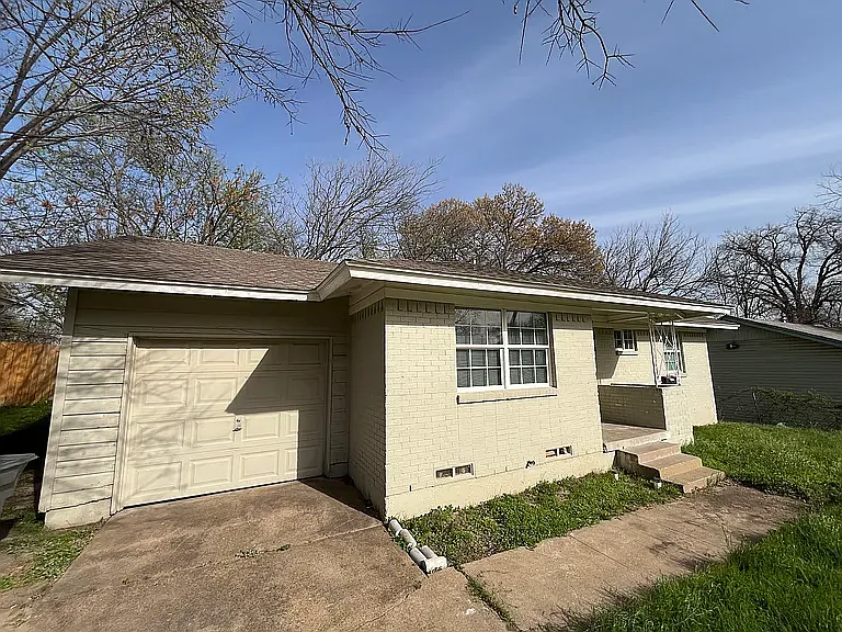 3 bed, 1134 sqft, $1,700 — Photo 1