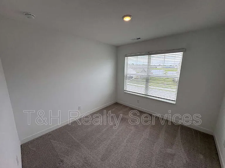 6831 Orchard Run Cir — Photo 14