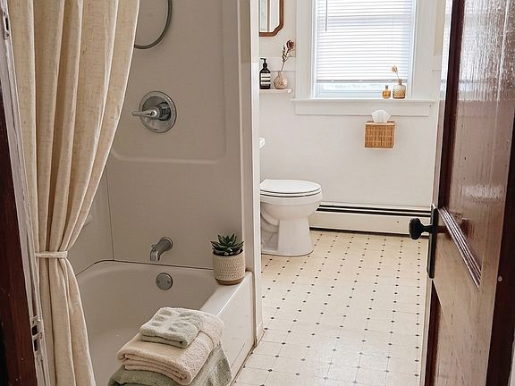 5th image of 288 Washington St #4