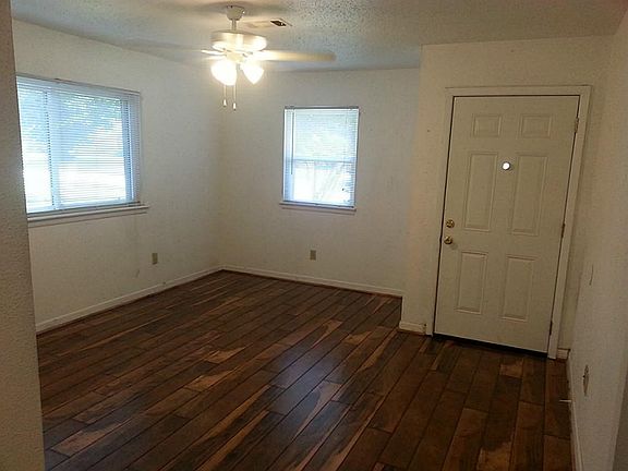 3rd image of 5914 Nina Lee Ln