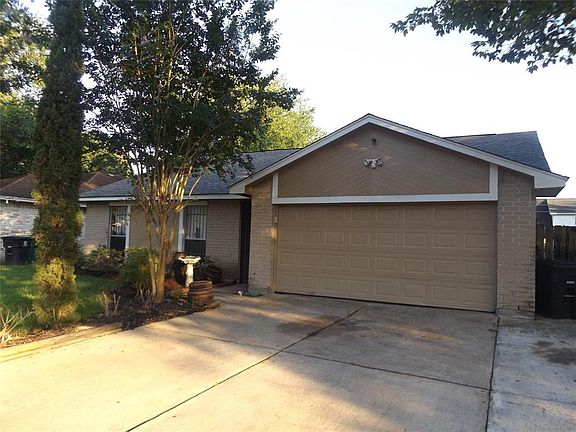 3rd image of 6631 Villarreal Dr