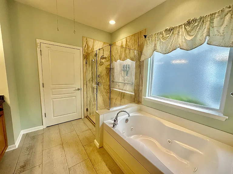 120 Spring Beauty Dr — Photo 18