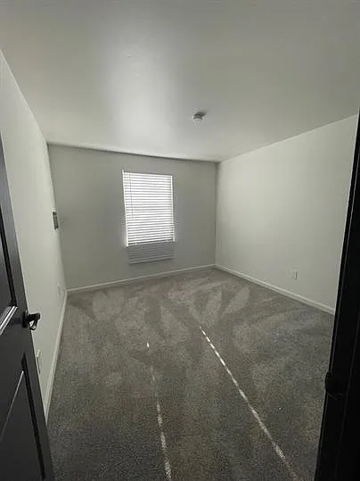 National Road Apartments — Photo 8