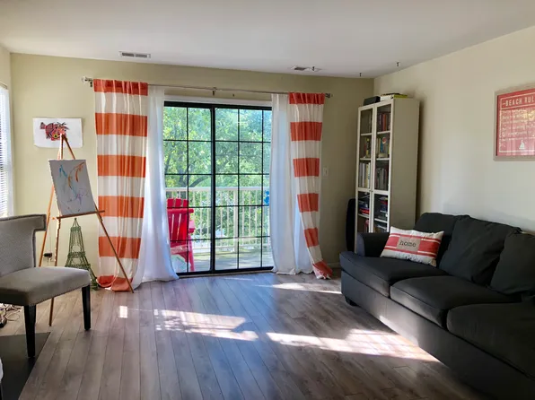 422 Meade Ct, East Brunswick, NJ 08816