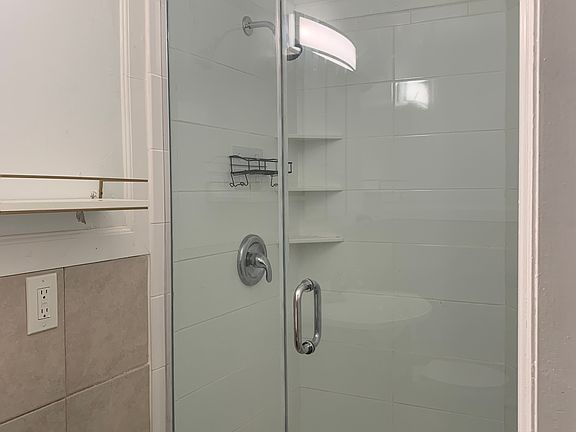 5th image of 139 Boyd Ave #2F