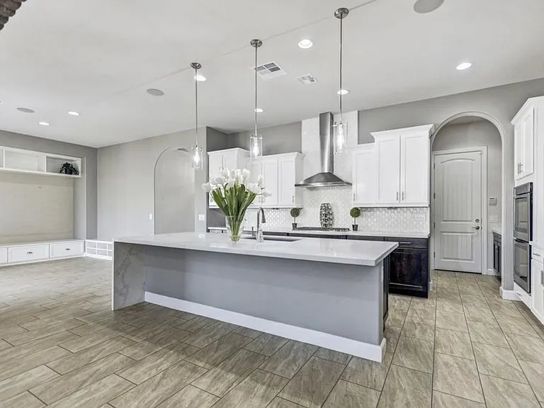 7904 S 29th Pl — Photo 17
