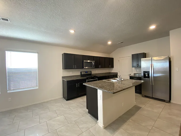 5845 Union Dr NE — Photo 5