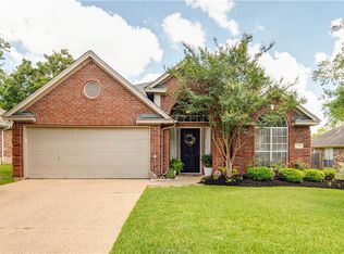 2311 S Pioneer Trl, Bryan, TX 77808