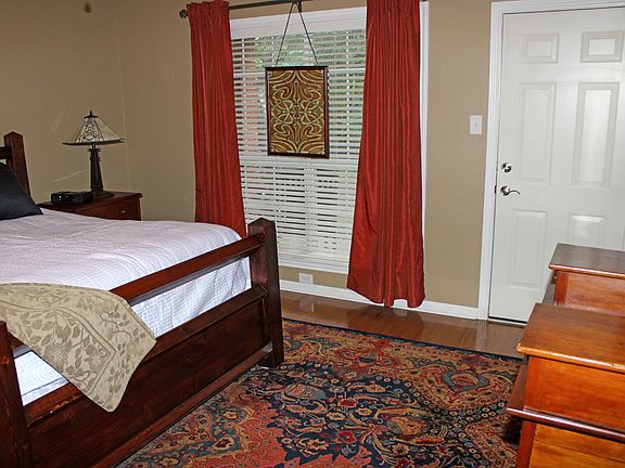 5th image of 516 Riverwood Dr