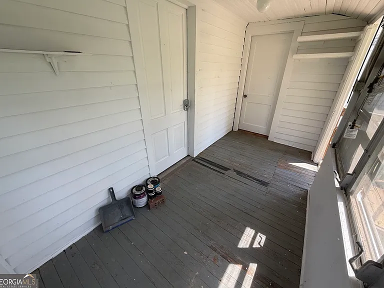 604 Shy St — Photo 36