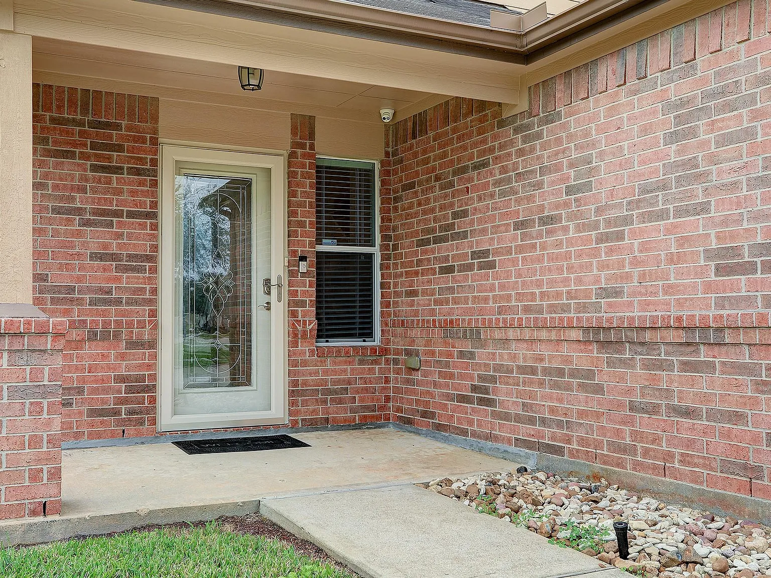 4 bed, 2.5 bath, 2506 sqft, $2,400 — Photo 4