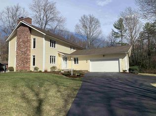 34 Mulberry Ln, Bedford, NH 03110
