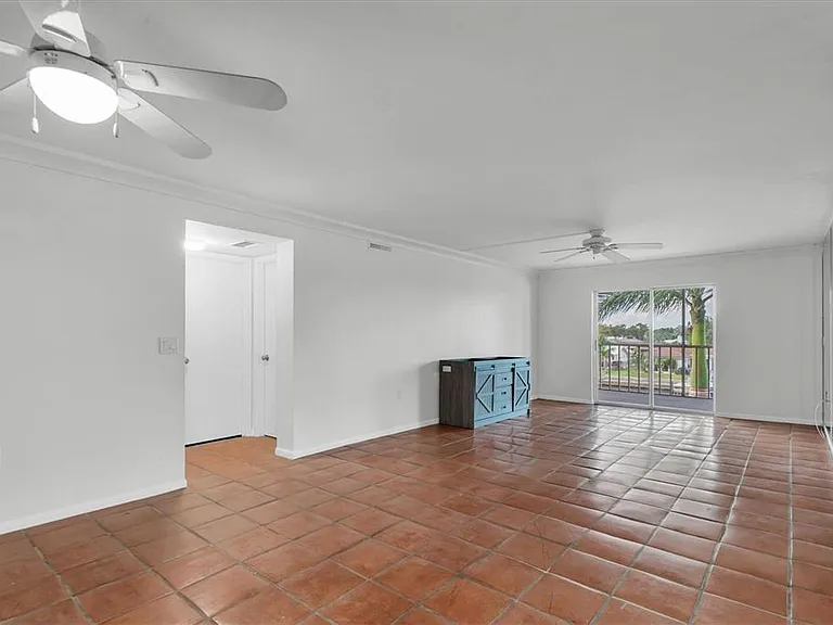 4900 38th Way S #302 — Photo 7