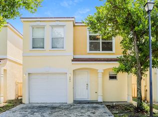 997 SW 15th St, Deerfield Beach, FL 33441