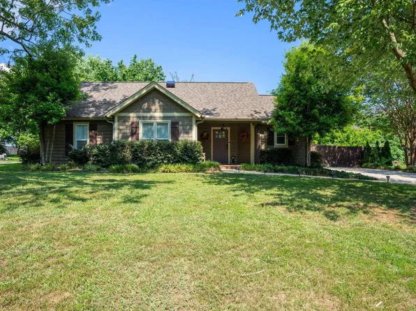 203 Walker Way, Simpsonville, SC 29681