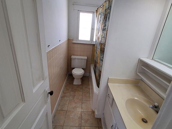 3rd image of 215 Eaton Ave #B
