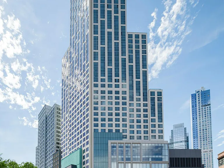 10 City Point #24D — Photo 10
