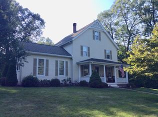 44 Village St, Manchester, CT 06040