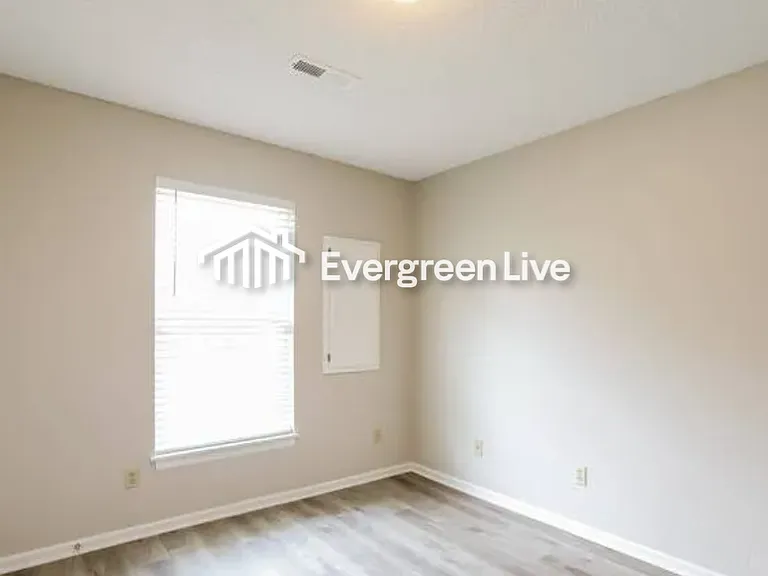 902 Johnson Cir — Photo 11