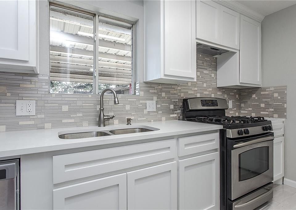 1st image of 232 S Shore Pl