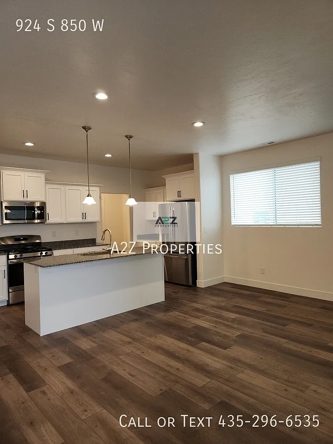 3 bed, 2.5 bath, 1901 sqft, $2,100 — Photo 4