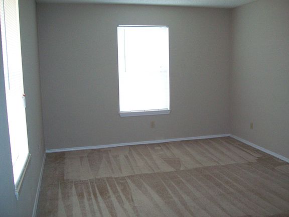 4th image of 1100 W 101st Ter