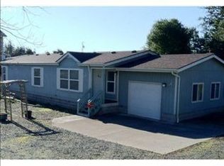 2335 Lewis St, North Bend, OR 97459