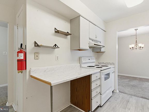 5th image of 305 Cypress Point Cir #A