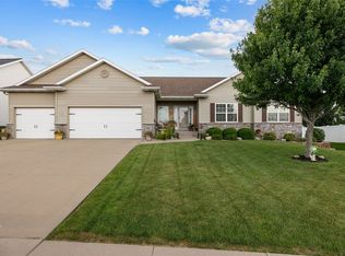 2012 Radcliffe Dr SW, Cedar Rapids, IA 52404