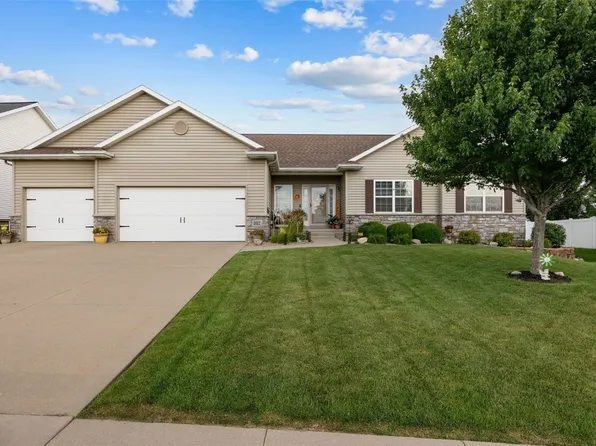 2012 Radcliffe Dr SW, Cedar Rapids, IA 52404