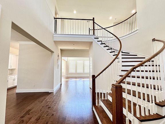 3rd image of 643 Gannon Heights Ln