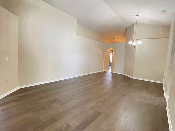 3rd image of 108 Rockwood Way