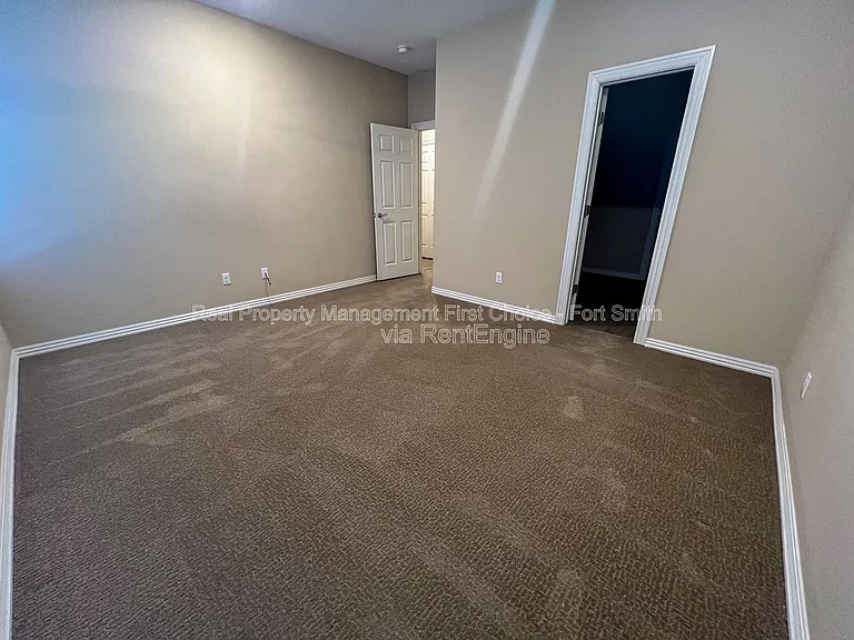 6715 Maribette Rd — Photo 5