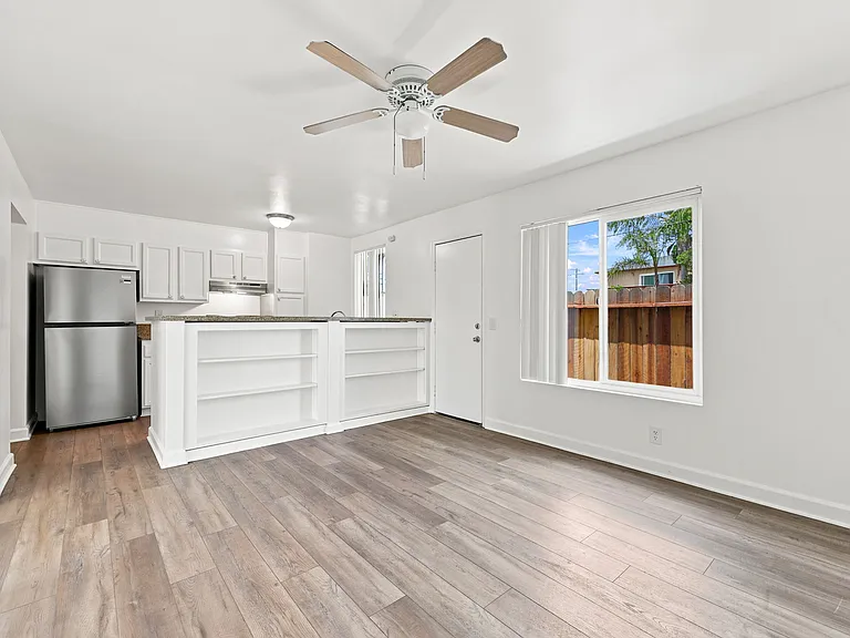 6329 Hummingbird St — Photo 12