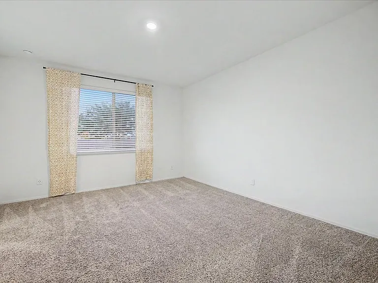 10315 W Robertson St — Photo 20