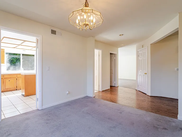 7306 Newcastle Ave — Photo 13